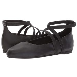 🖤Eileen Fisher “Joe” leather ballet flats🖤